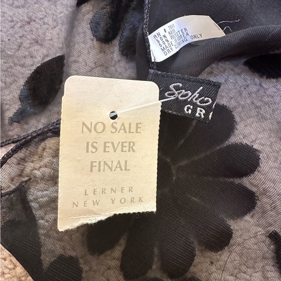 Soho Design Group Velvet Floral Sheer Black Oblong Scarf - Picture 2 of 4